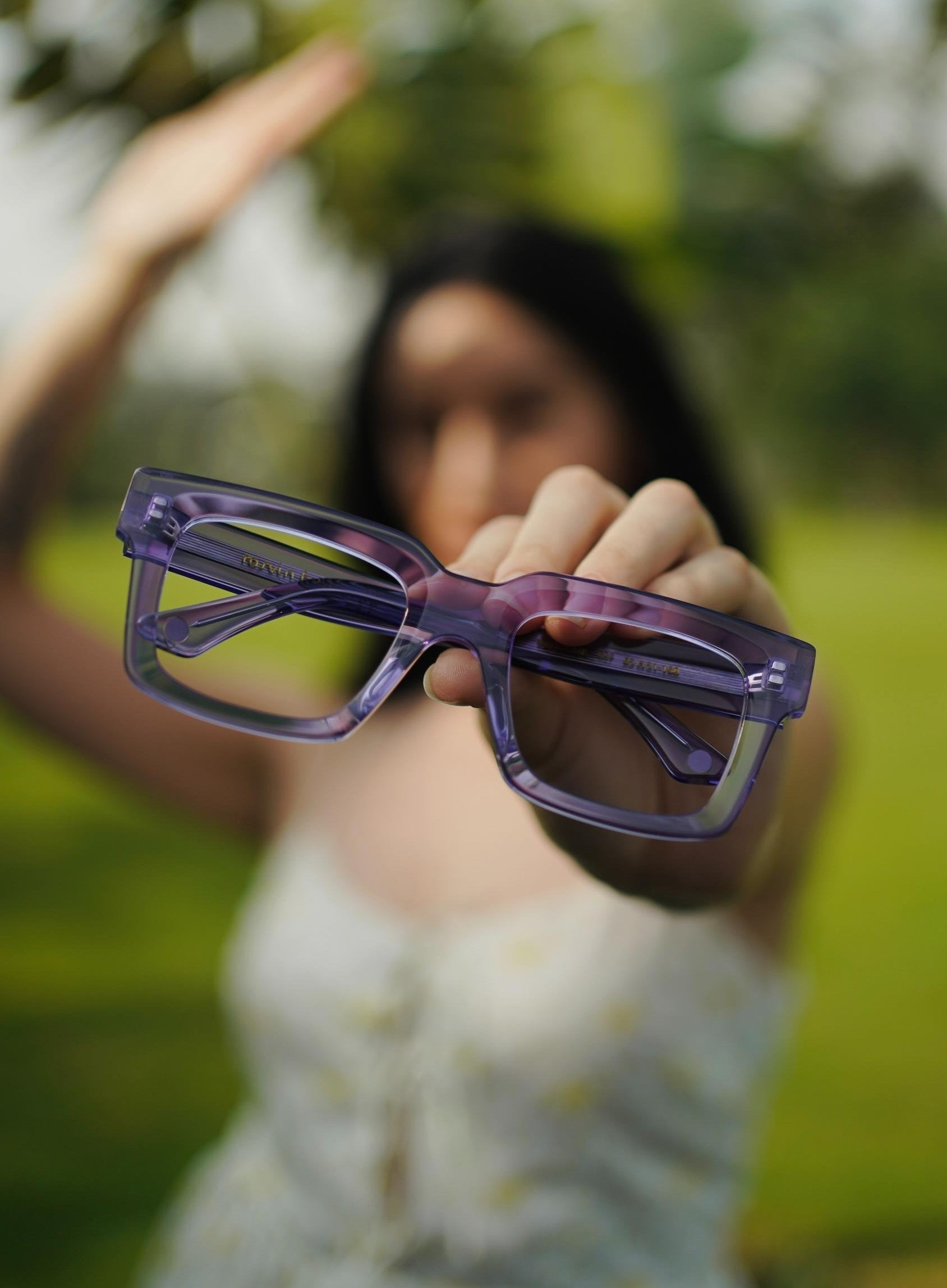 WOMEN'S EYEGLASSES