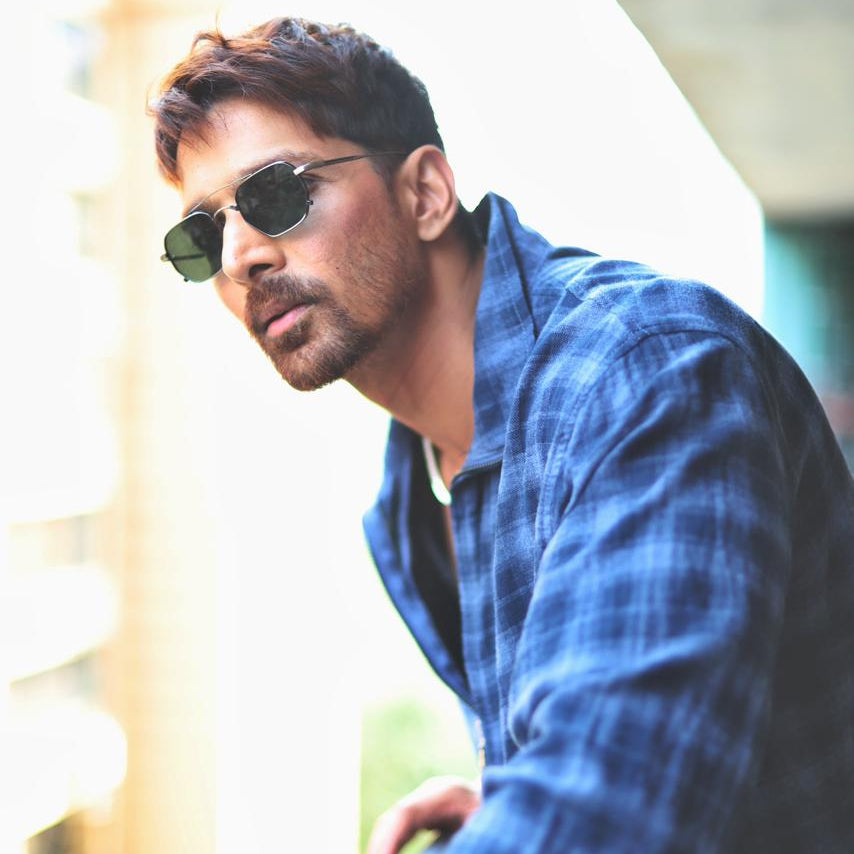 HARSHVARDHAN RANE WEARING FIG SUN IN GREY/GREEN